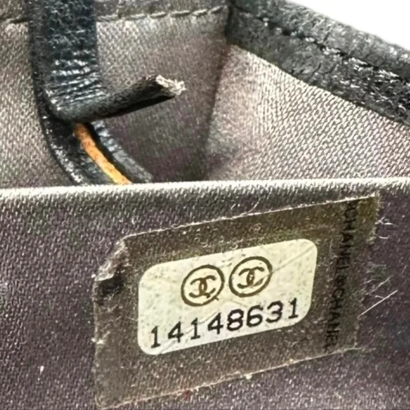 CHANEL Precious Symbols Black Patent Quilted Leather Zippy Wallet - Picture 13 of 13